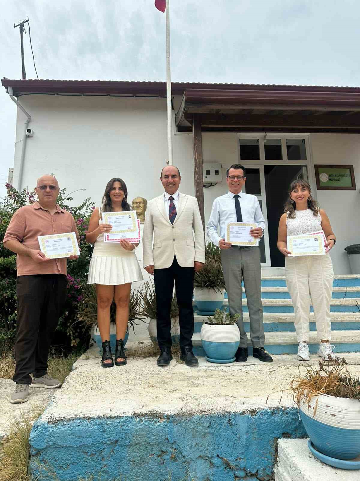 MUĞLA’NIN DATÇA İLÇESİNDE YÜRÜTÜLEN PROJE VE KOORDİNASYON ÇALIŞMALARINA KATKI SAĞLAYAN İLÇE MİLLİ EĞİTİM MÜDÜRLÜĞÜ PERSONELİNE BAŞARI VE TEŞEKKÜR BELGELERİ TAKDİM EDİLDİ.