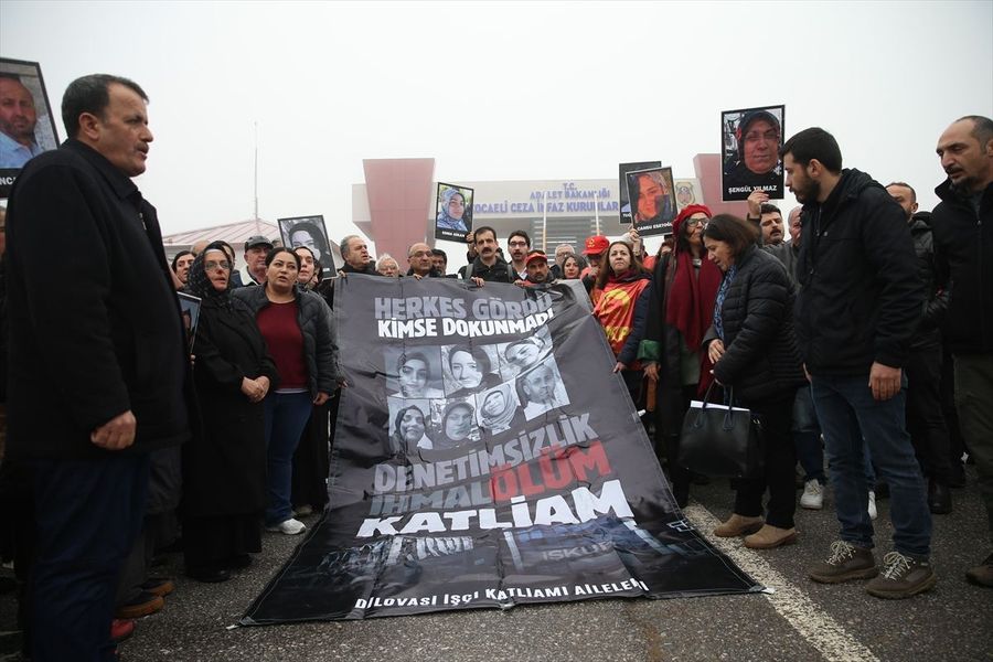 Dilovası'ndaki Fabrika Yangını Davasında Kamu Görevlileri İlk Kez Yargılanıyor