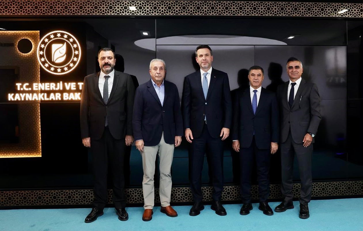 ÖNCEKİ DÖNEM GIDA, TARIM VE HAYVANCILIK BAKANI VE TARPOL YÖNETİM KURULU BAŞKANI MEHDİ EKER, DİYARBAKIR ORGANİZE SANAYİ BÖLGESİ YÖNETİM KURULU BAŞKANI MUSTAFA FİDAN, DİYARBAKIR TİCARET BORSASI YÖNETİM KURULU BAŞKANI VE TOBB YÖNETİM KURULU ÜYESİ ENGİN YEŞİL İLE DİYARBAKIR TİCARET BORSASI BAŞKAN YARDIM