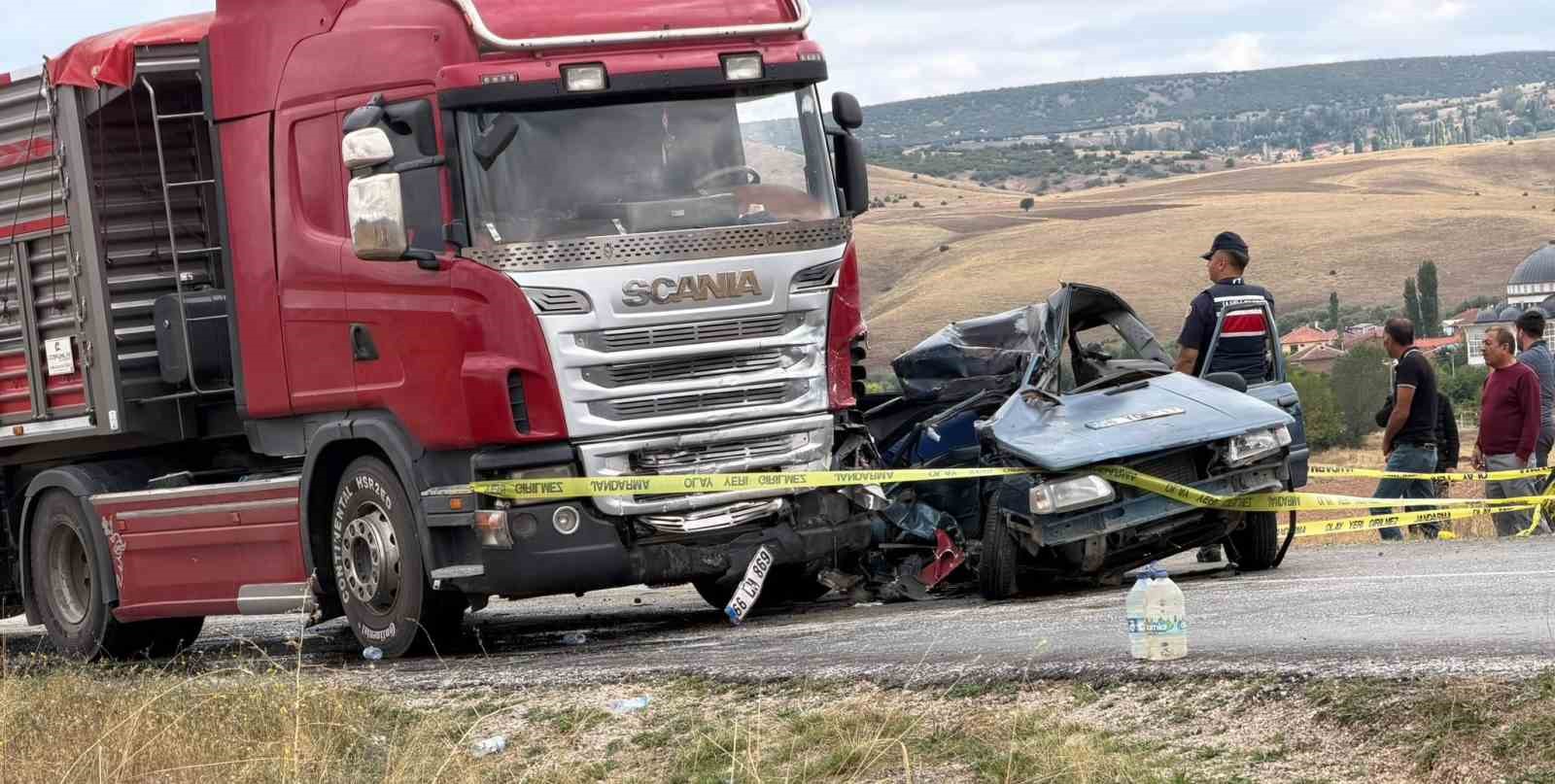 YOZGAT’IN KADIŞEHRİ İLÇESİNDE MEYDANA GELEN KAZADA 1 KİŞİ HAYATINI KAYBETTİ, 2 KİŞİ YARALANDI.