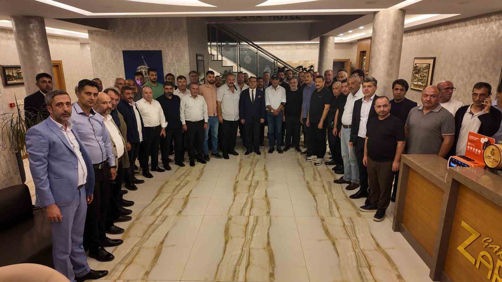 SİVAS TİCARET VE SANAYİ ODASI (STSO) BAŞKAN ADAYI MUSTAFA EKEN, MECLİS ÜYESİ ADAYLARIYLA HAFİK VE ZARA İLÇELERİNDE ODA ÜYELERİYLE BİR ARAYA GELEREK TALEP VE BEKLENTİLERİNİ DİNLEDİ