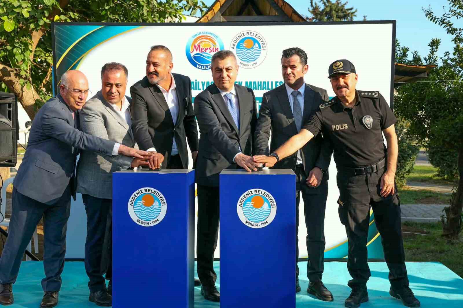 MERSİN’İN AKDENİZ İLÇESİNDE EMEK MAHALLESİ’NE KAZANDIRILACAK 3 KATLI TAZİYE VE KÜLTÜR EVİNİN TEMELİ TÖRENLE ATILDI. TOPLAM BİN 367 METREKARE ALANA SAHİP OLACAK TESİSİN İNŞAAT MALİYETİNİ HAYIRSEVER İŞ İNSANI HİKMET KAYA ÜSTLENİRKEN, MERKEZİN 6 AY İÇERİSİNDE TAMAMLANMASI HEDEFLENİYOR.