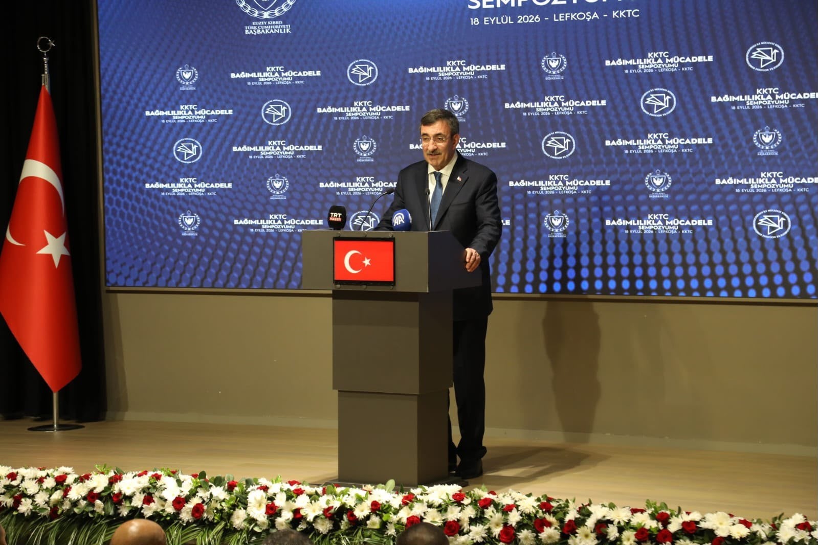 CUMHURBAŞKANI YARDIMCISI CEVDET YILMAZ, KKTC CUMHURİYET MECLİSİ'NDE DÜZENLENEN "BAĞIMLILIKLA MÜCADELE SEMPOZYUMU"NDA KONUŞTU.
