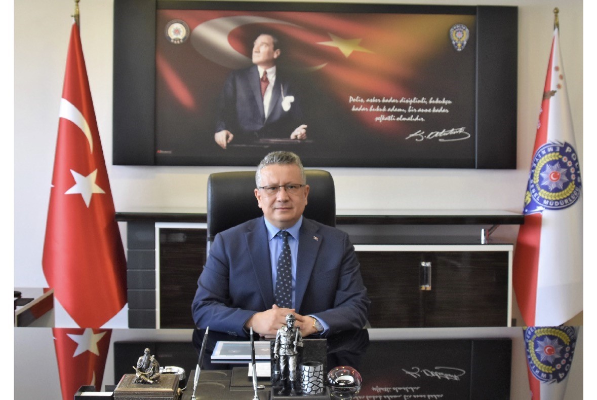 RESMİ GAZETEDE YAYIMLANAN EMNİYET MÜDÜRLERİ KARARNAMESİ’NDE KAYSERİ İL EMNİYET MÜDÜRLÜĞÜ’NE SİNAN ERGEN ATANDI.