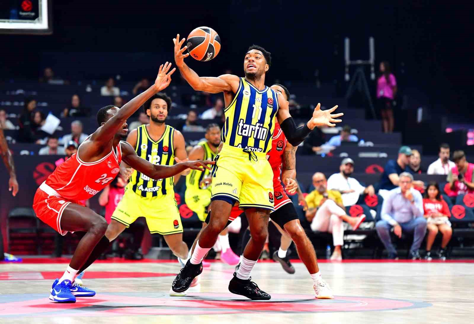 FENERBAHÇE ERKEK BASKETBOL TAKIMI, EUROLEAGUE SÜPER KUPA YARI FİNALİNDE OLYMPİAKOS'A 92-90 MAĞLUP OLDU.