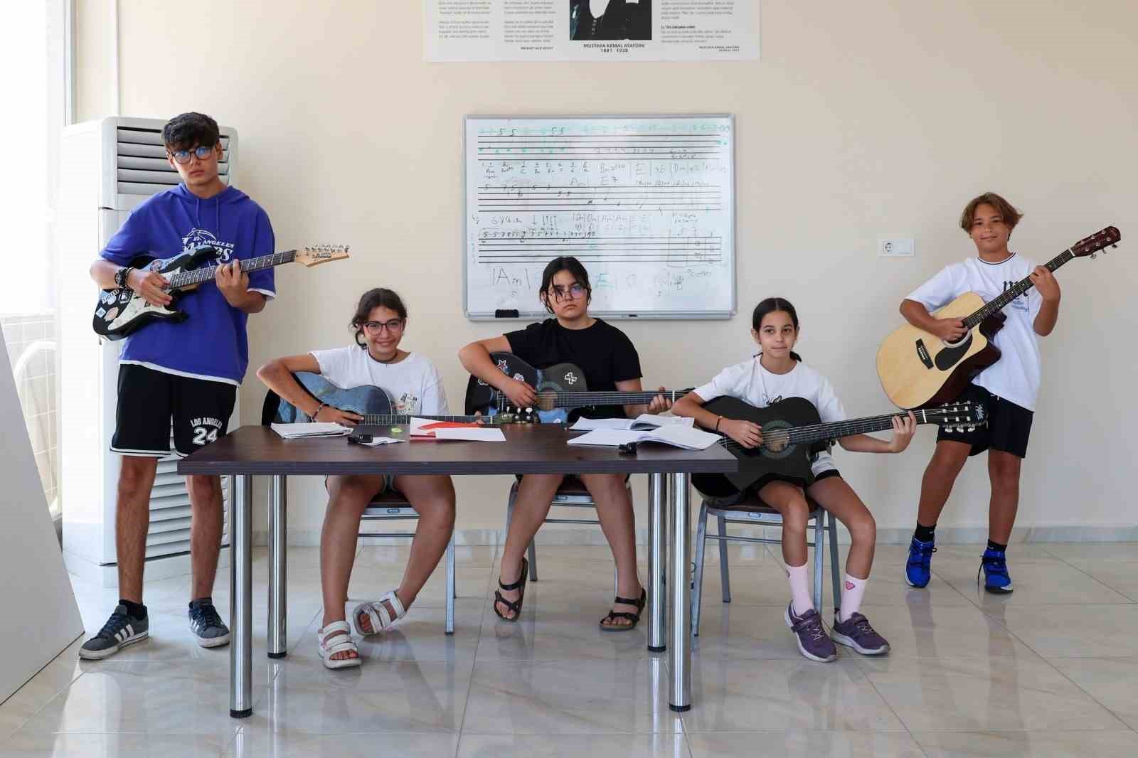 EFELER’DE MÜZİK AKADEMİSİ KURSLARI BAŞLIYOR