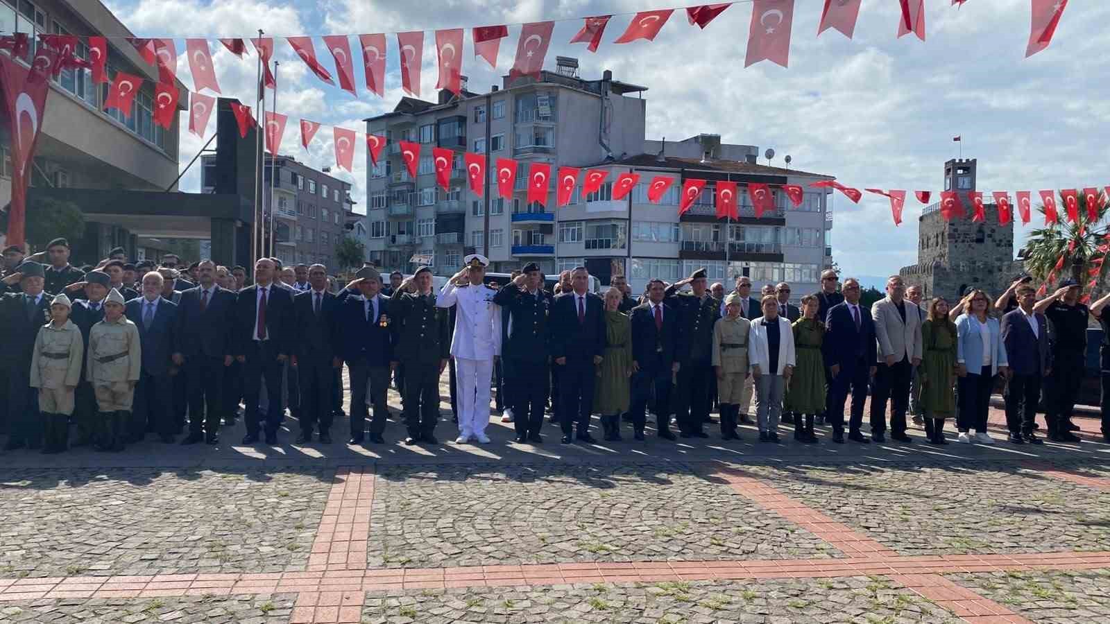 SİNOP’TA 19 EYLÜL GAZİLER GÜNÜ’NÜN 105’İNCİ YIL DÖNÜMÜ DOLAYISIYLA TÖREN GERÇEKLEŞTİRİLDİ.
