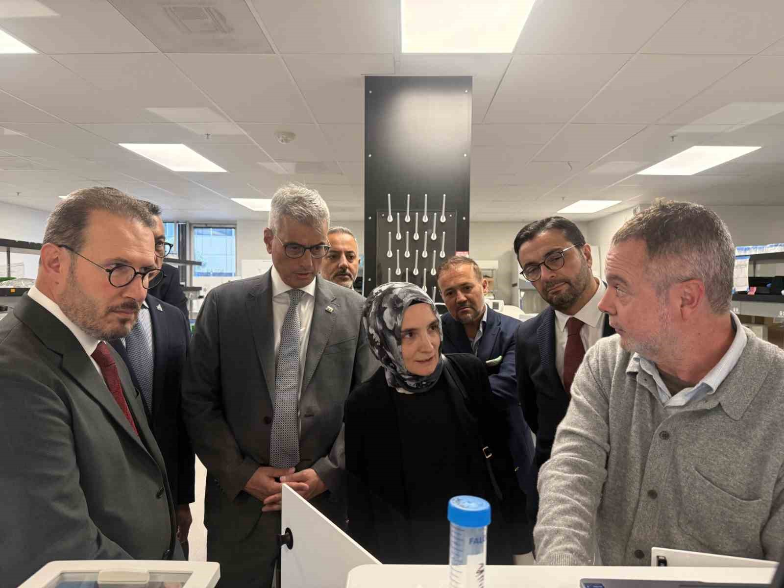 SAĞLIK BAKANI PROF. DR. KEMAL MEMİŞOĞLU, RESMİ ZİYARET KAPSAMINDA GELDİĞİ ABD'DE HERMES BİOSCİENCES ŞİRKETİNİ ZİYARET ETTİ.