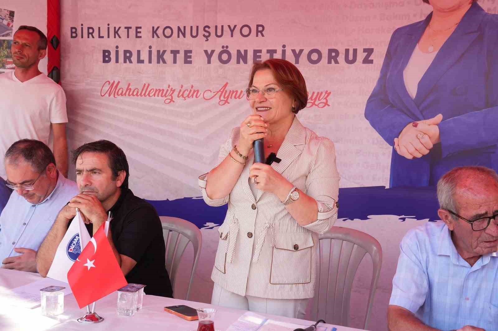 DİDİM BELEDİYESİ TARAFINDAN MAHALLE SAKİNLERİNİN GÖRÜŞ, ÖNERİ VE TALEPLERİNİ DOĞRUDAN DİNLEMEK, İHTİYAÇLARI YERİNDE DEĞERLENDİRMEK VE ÇÖZÜM SÜREÇLERİNİ MAHALLELERLE BİRLİKTE YÜRÜTMEK AMACIYLA GERÇEKLEŞTİRİLEN "MAHALLEMİZ İÇİN AYNI MASADAYIZ" BULUŞMASI, EFELER MAHALLESİ’NDE MAHALLE SAKİNLERİNİN KATIL