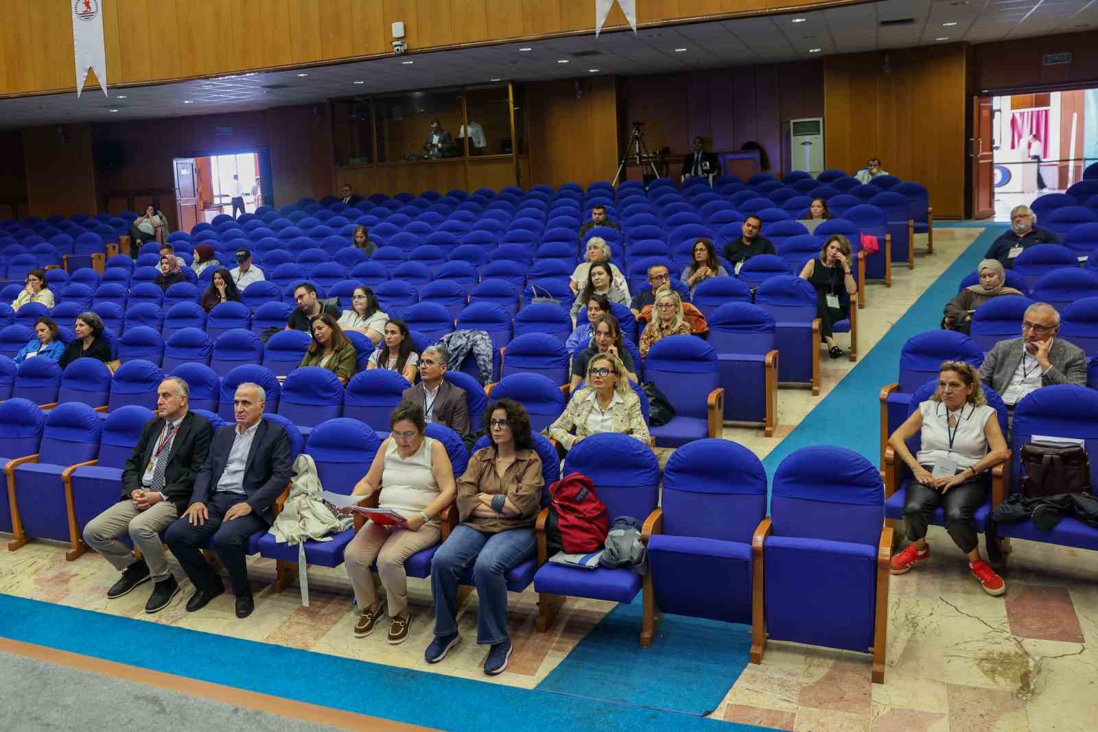 ONDOKUZ MAYIS ÜNİVERSİTESİ (OMÜ) TIP FAKÜLTESİ EV SAHİPLİĞİNDE DÜZENLENEN 3. NÖROMÜSKÜLER HASTALIKLARDA TANISAL STRATEJİLER KURSU VE SEMPOZYUMU, NÖROMÜSKÜLER HASTALIKLAR ALANINDAKİ BİLGİ, DENEYİM VE GÜNCEL BİLİMSEL GELİŞMELERİN PAYLAŞILMASI AMACIYLA BAŞLADI.