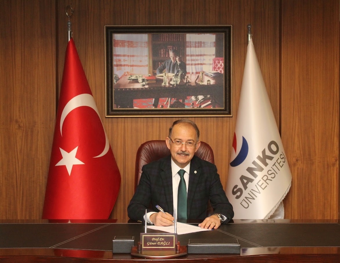 SANKO ÜNİVERSİTESİ REKTÖR DANIŞMANI VE ABD PİTTSBURGH ÜNİVERSİTESİ KARDİYOLOJİ ANA BİLİM DALI ÖĞR. ÜYESİ PROF. DR. ÖZLEM SORAN BAŞKANLIĞINDA TIP FAKÜLTESİ ÖĞRENCİLERİ TARAFINDAN DOKUZ YIL ÖNCE BAŞLATILAN KORONER ARTER HASTALIĞINDAN BİRİNCİL KORUMA İÇERİKLİ ÇALIŞMANIN UZUN DÖNEM SONUÇLARINA İLİŞKİN A