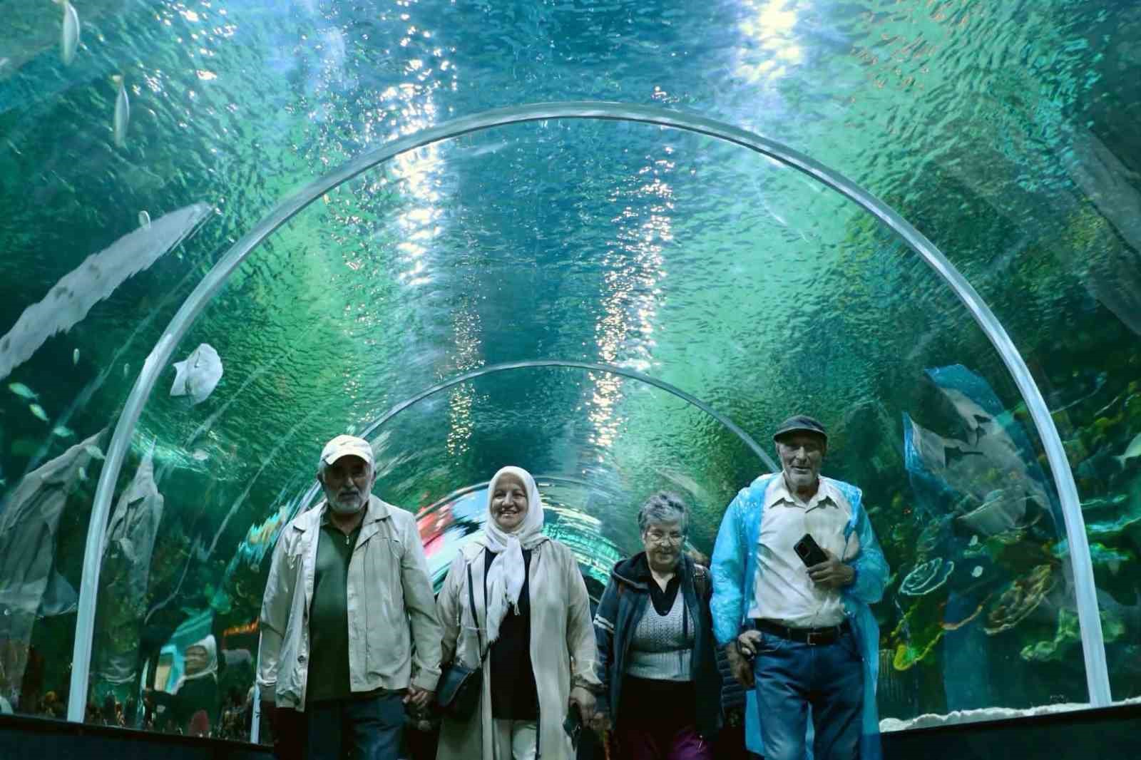 KÖRFEZ BELEDİYESİ TARAFINDAN, İLÇEDEKİ YAŞLILARIN SOSYAL HAYATA KATILIMINI ARTIRMAK AMACIYLA "60+ AKTİF YAŞLANMA KULÜBÜ" ÜYELERİNE YÖNELİK KOCAELİ'DEKİ ÇEŞİTLİ MÜZE VE TURİSTİK MEKANLARA GEZİ PROGRAMI DÜZENLENDİ.
