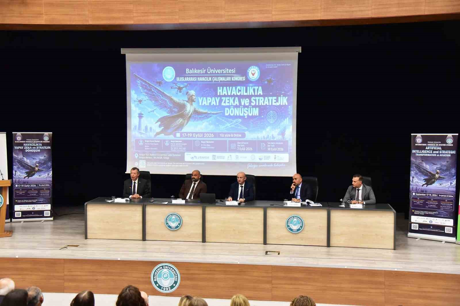 AÇILIŞ TÖRENİNE BALIKESİR ÜNİVERSİTESİ REKTÖRÜ PROF. DR. YÜCEL OĞURLU, REKTÖR YARDIMCILARI PROF. DR. CEVDET AVCIKURT, PROF. DR. MURAT DOĞDUBAY VE PROF. DR. FATİH SATIL, SENATO ÜYELERİ, AKADEMİK VE İDARİ PERSONEL İLE ÖĞRENCİLER KATILDI.