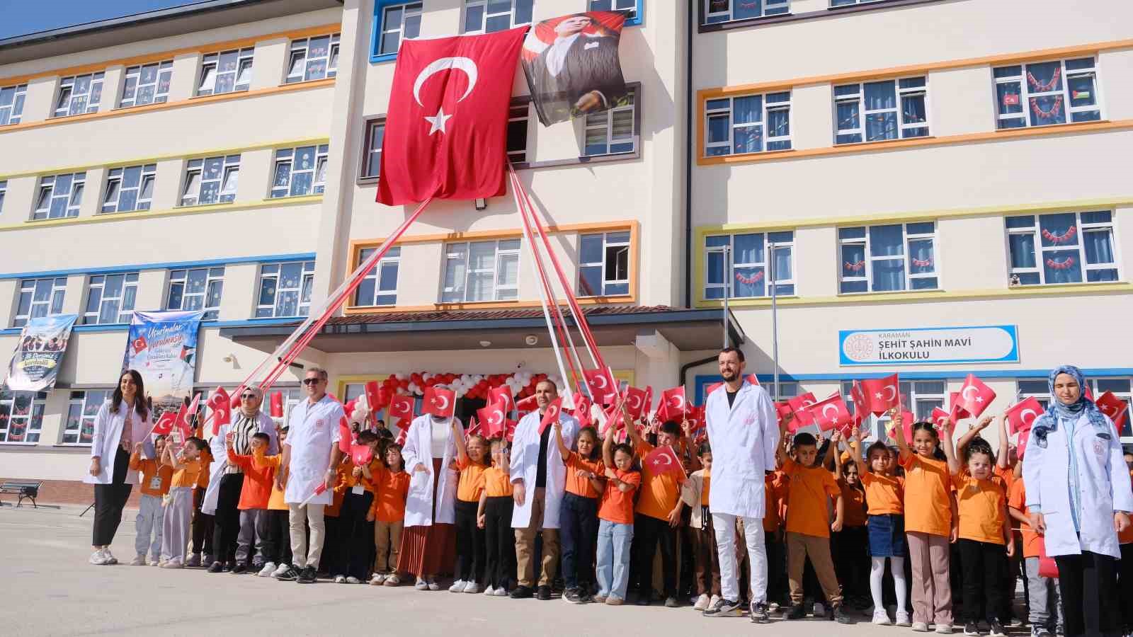 KARAMAN’DA İLKÖĞRETİM HAFTASI VE 2026-2027 EĞİTİM-ÖĞRETİM YILININ BAŞLAMASI DOLAYISIYLA KUTLAMA PROGRAMI DÜZENLENDİ.