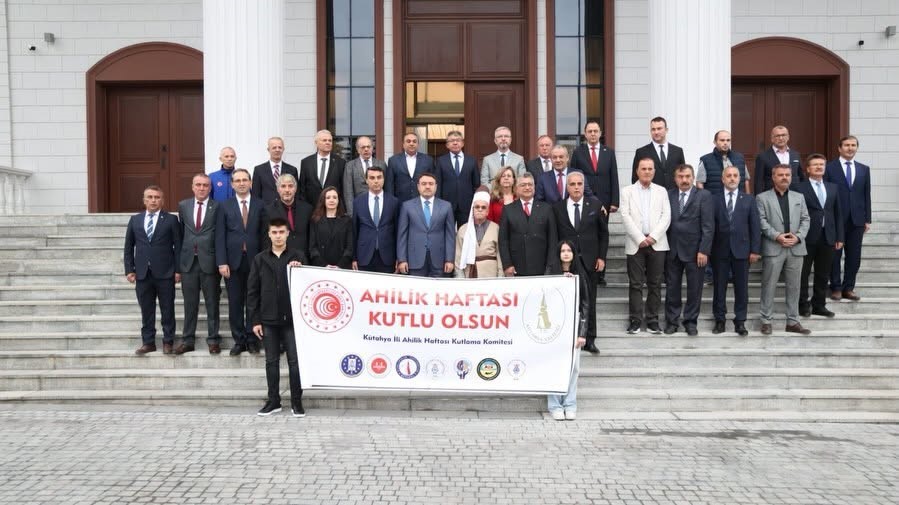 KÜTAHYA VALİSİ MUSA IŞIN, 39. AHİLİK HAFTASI ETKİNLİKLERİ KAPSAMINDA AHİLİK HAFTASI KUTLAMA KOMİTESİ’Nİ MAKAMINDA KABUL ETTİ.