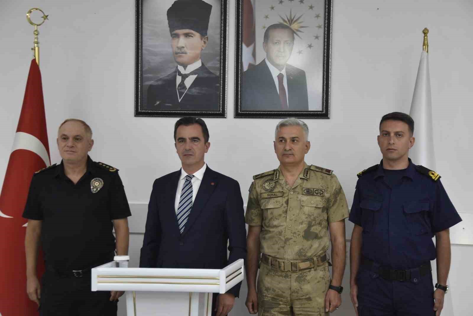 BİTLİS VALİLİĞİ, 2026 YILININ MAYIS, HAZİRAN, TEMMUZ VE AĞUSTOS AYLARINI KAPSAYAN 4 AYLIK DÖNEMDE KENT GENELİNDE YÜRÜTÜLEN GÜVENLİK VE ASAYİŞ ÇALIŞMALARINA İLİŞKİN VERİLERİ AÇIKLADI.