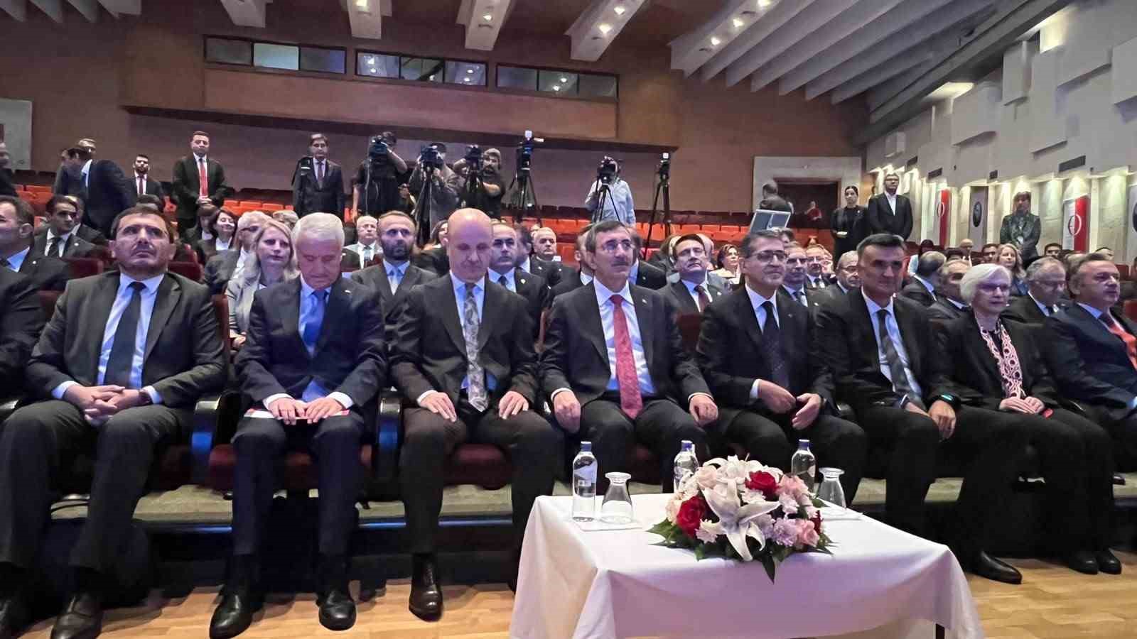 ARAŞTIRMA ÜNİVERSİTELERİ DESTEK PROGRAMI (ADEP) TOPLANTISI, ORTA DOĞU TEKNİK ÜNİVERSİTESİ (ODTÜ) KÜLTÜR VE KONGRE MERKEZİ'NDE GERÇEKLEŞTİRİLDİ.