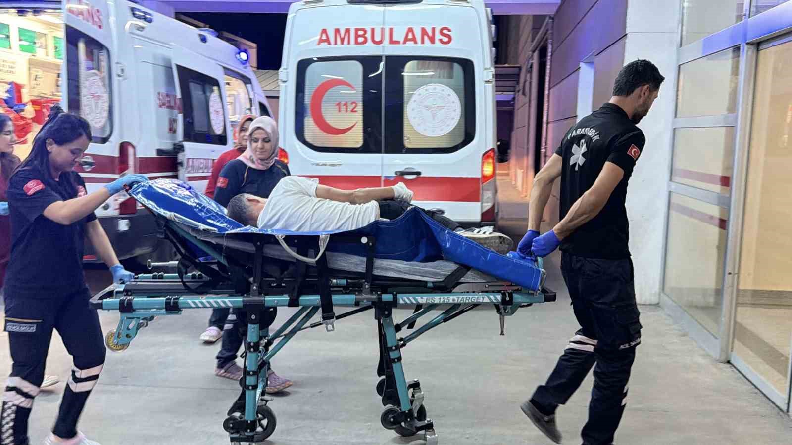 ADIYAMAN’DA, KESİCİ ALETLE KENDİNE ZARAR VEREN ŞAHIS YARALANDI.