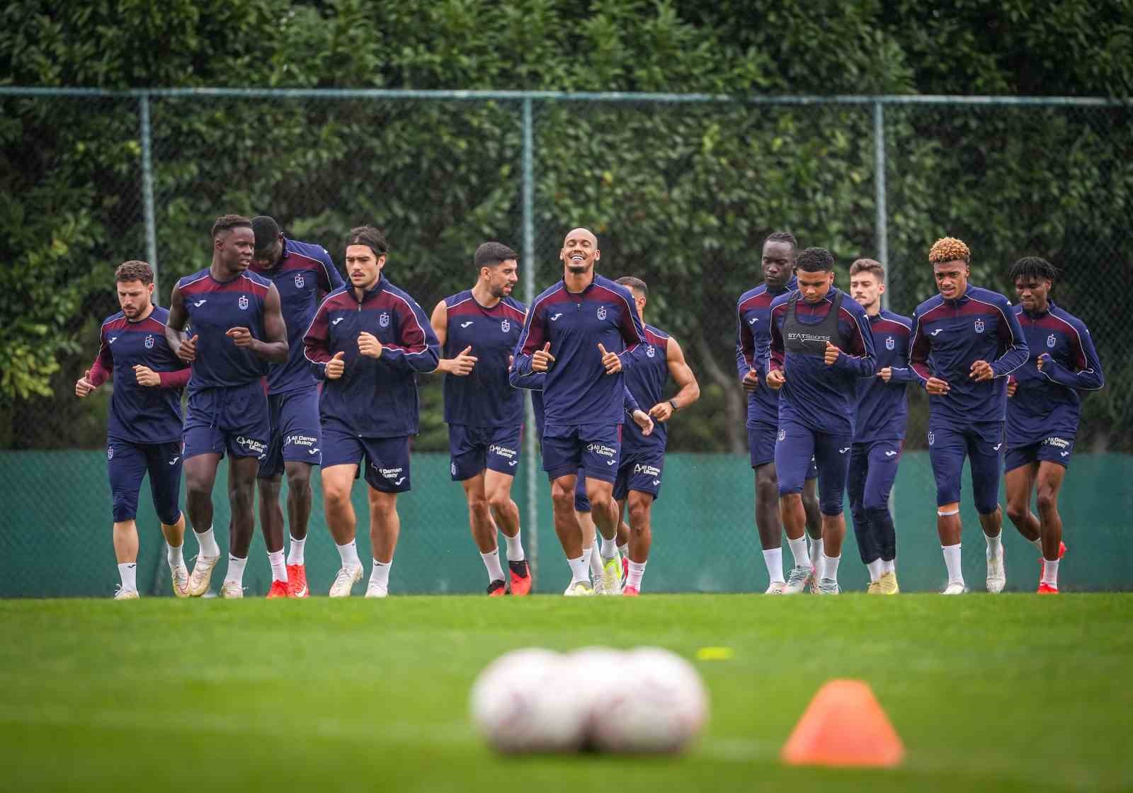 TRABZONSPOR, GALATASARAY İLE TRENDYOL SÜPER LİG'DE EVİNDE OYNADIĞI 53 MÜSABAKADA 21 GALİBİYET, 19 MAĞLUBİYET VE 13 BERABERLİK ALDI.