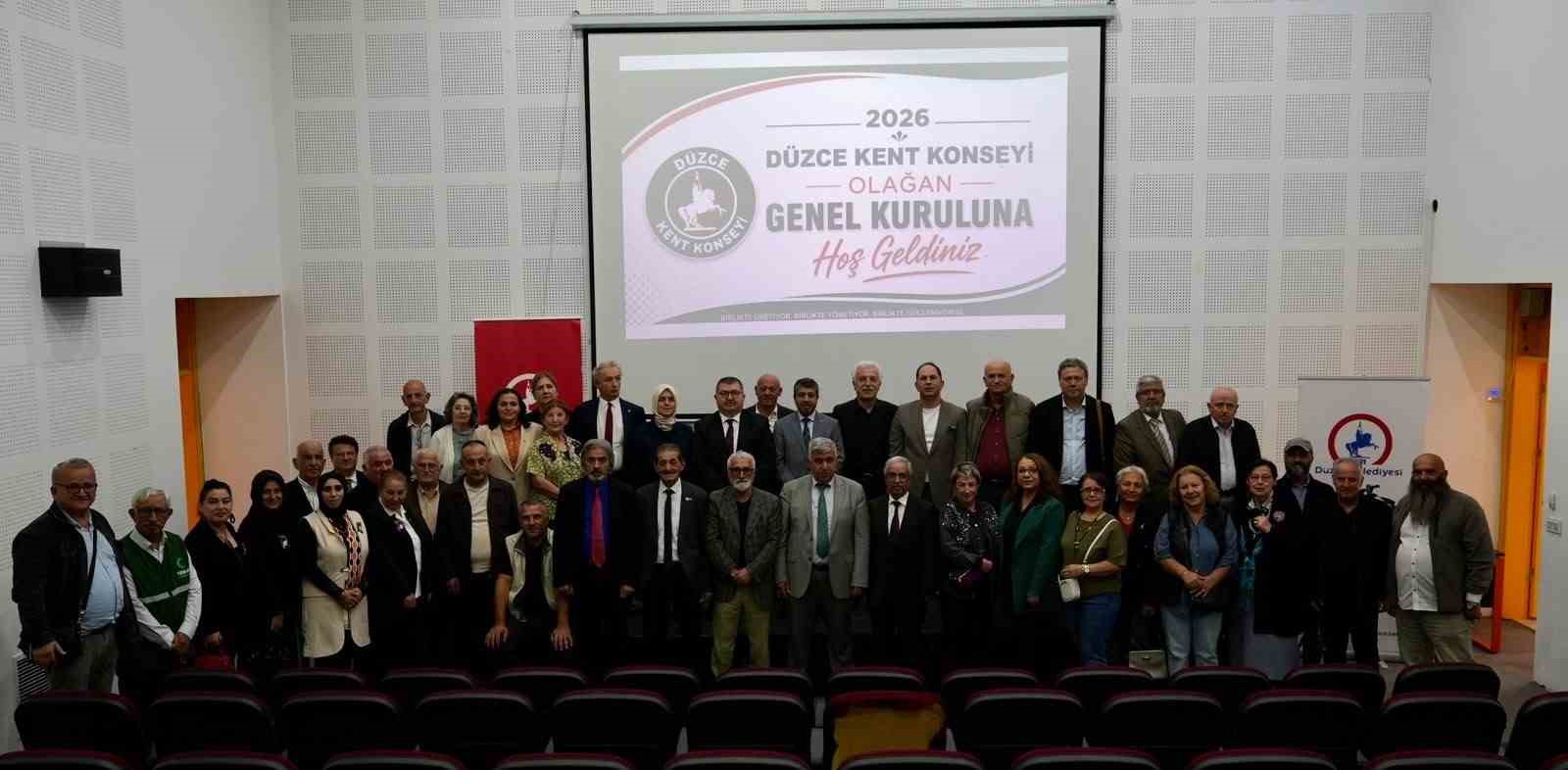 DÜZCE BELEDİYESİ KENT KONSEYİ OLAĞAN GENEL KURULU İKİNCİ OTURUMU DÜZCE BELEDİYESİ ÇOCUK ÜNİVERSİTESİ TOPLANTI SALONUNDA GERÇEKLEŞTİRİLDİ. YAPILAN AÇIK OYLAMADA KENT KONSEYİNİN YENİ BAŞKANI ORHAN YILMAZ OLDU.