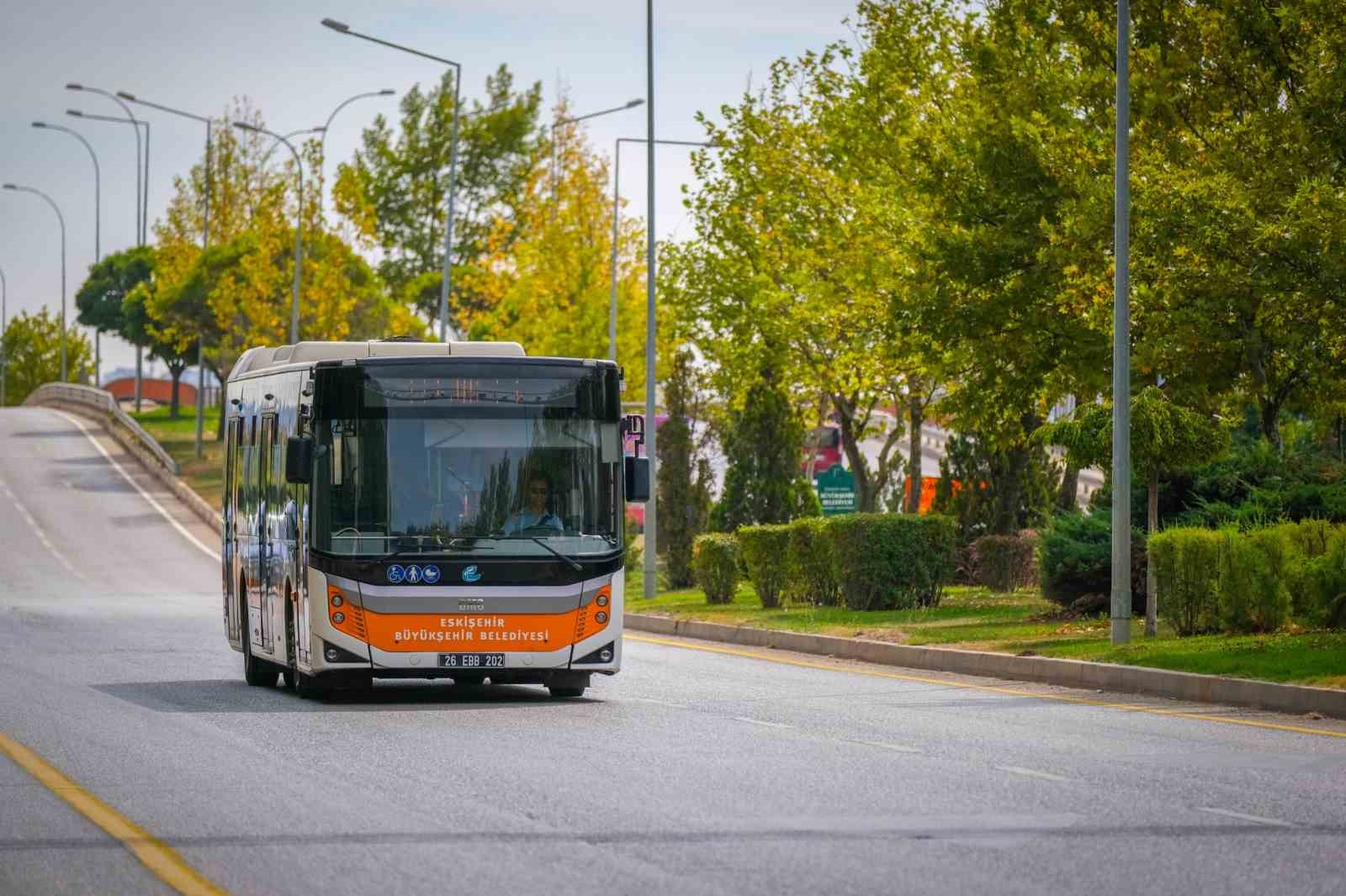 ESKİŞEHİR BÜYÜKŞEHİR BELEDİYESİ, TOPLU ULAŞIM HİZMETLERİNDE YOLCU KONFORUNU ARTIRMAK VE YOĞUNLUĞU DAHA DENGELİ DAĞITMAK AMACIYLA TIP EKSPRES HATTININ GÜZERGÂHINDA DÜZENLEMEYE GİDİLDİĞİNİ DUYURDU.