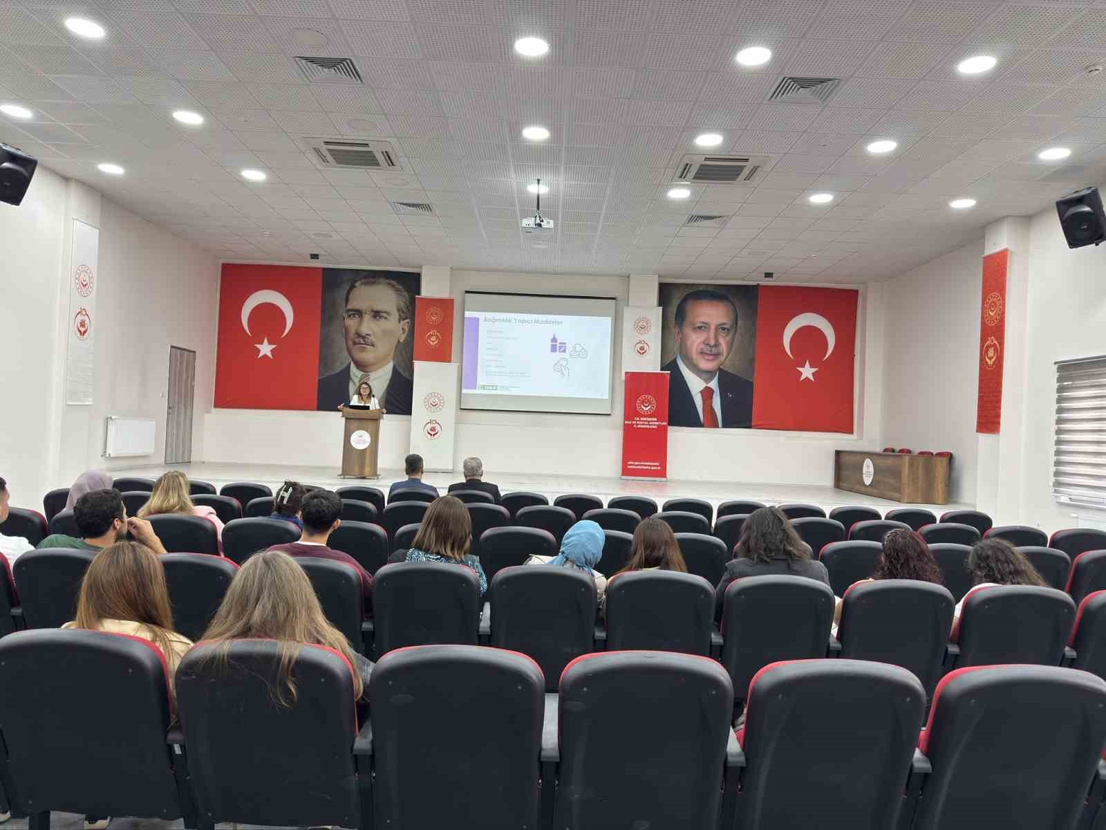 ESKİŞEHİR AİLE VE SOSYAL HİZMETLER İL MÜDÜRLÜĞÜ BÜNYESİNDE GÖREV YAPAN PERSONELE YÖNELİK "MADDE VE KUMAR BAĞIMLILIĞI" KONULU EĞİTİM PROGRAMI DÜZENLENDİ.