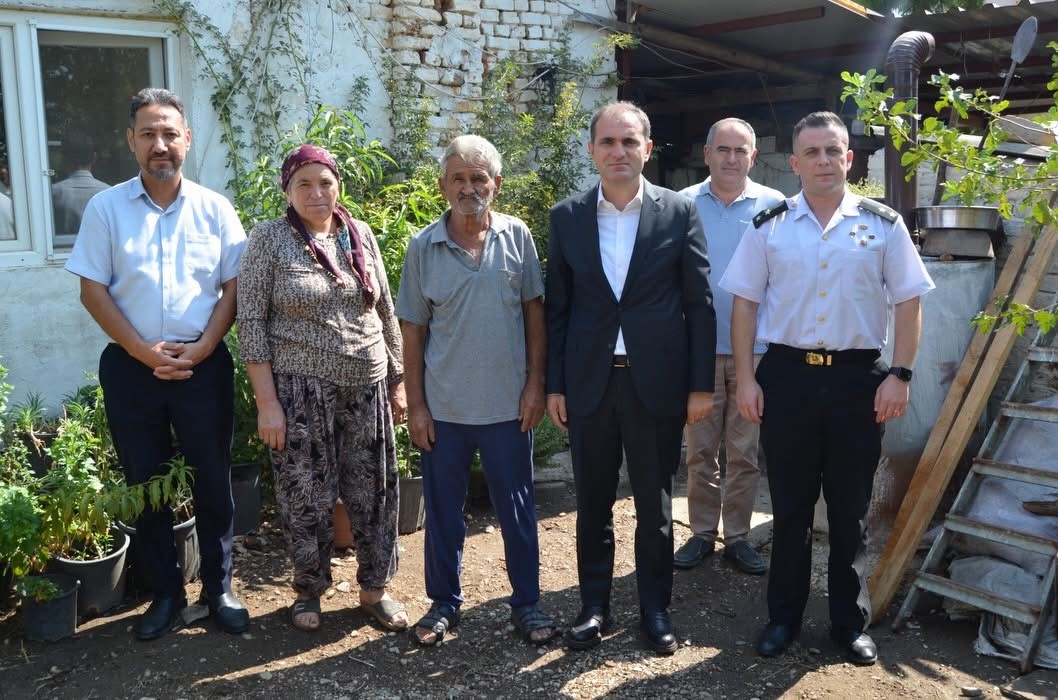 İZMİR'İN BAYINDIR İLÇE KAYMAKAMI MURAT METE, 19 EYLÜL GAZİLER GÜNÜ DOLAYISIYLA İLÇEDE YAŞAYAN GAZİLER VE AİLELERİNİ ZİYARET ETTİ.