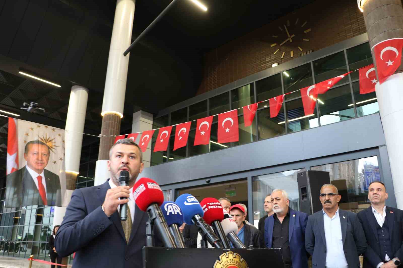 KARABÜK BELEDİYE BAŞKANI ÖZKAN ÇETİNKAYA, AÇILIŞTA KONUŞMA YAPTI.