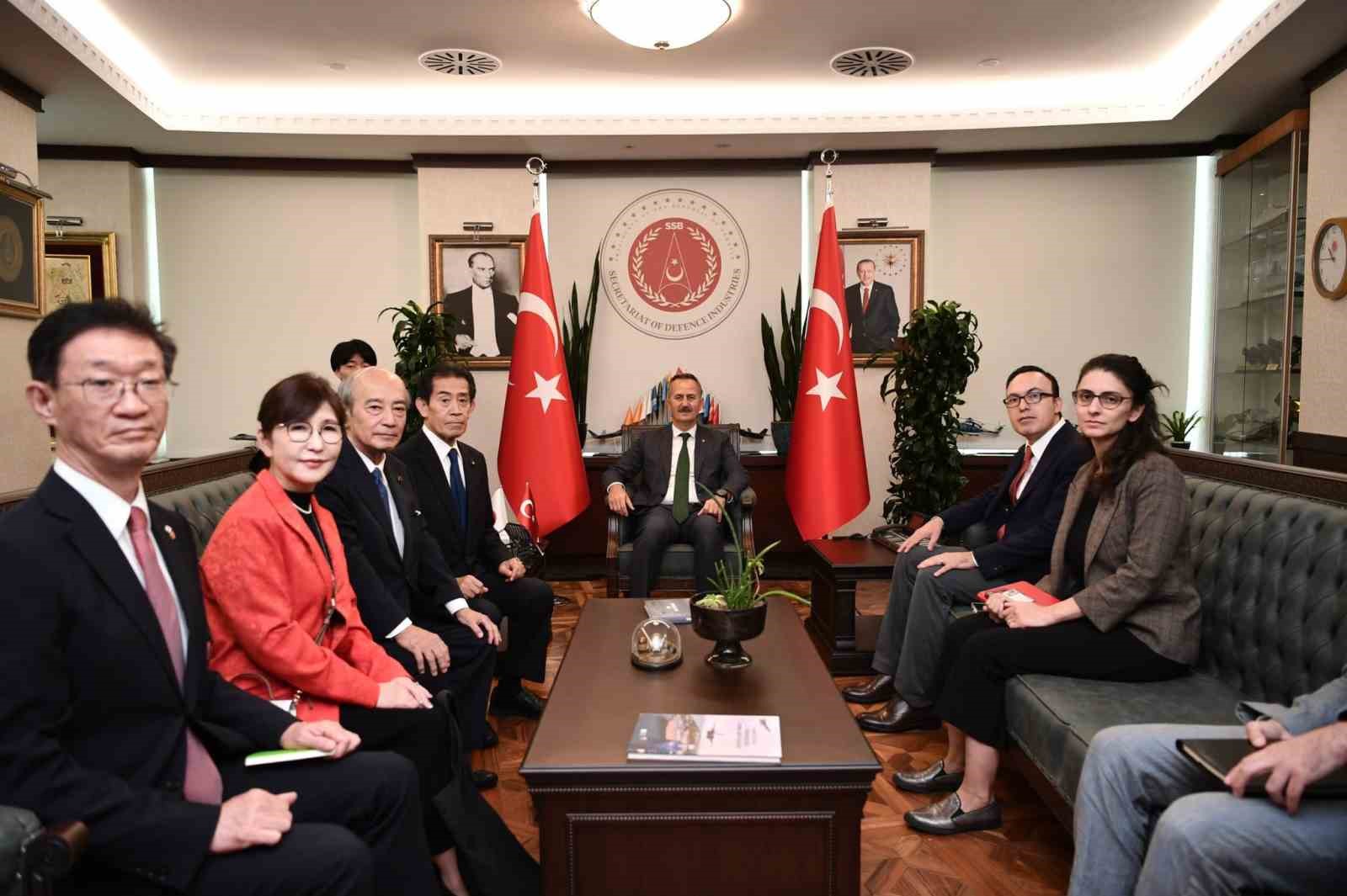 CUMHURBAŞKANLIĞI SAVUNMA SANAYİİ BAŞKANI HALUK GÖRGÜN, TÜRKİYE-JAPONYA PARLAMENTOLAR ARASI DOSTLUK GRUBU BAŞKANI ICHİRO AİSAWA İLE SAVUNMA SANAYİİ ALANINDA GELİŞTİRİLEBİLECEK İŞ BİRLİĞİ İMKANLARINI GÖRÜŞTÜ.