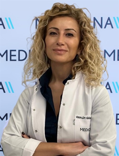 GÖĞÜS HASTALIKLARI UZMANI DR. GÜLAY KAPLAN, SONBAHAR MEVSİMİNİN GÜZELLİKLERİ YANINDA BAZI KİŞİLER İÇİN SORUN OLABİLECEK SÜRPRİZLERİ DE BERABERİNDE GETİRDİĞİNİ SÖYLEDİ.