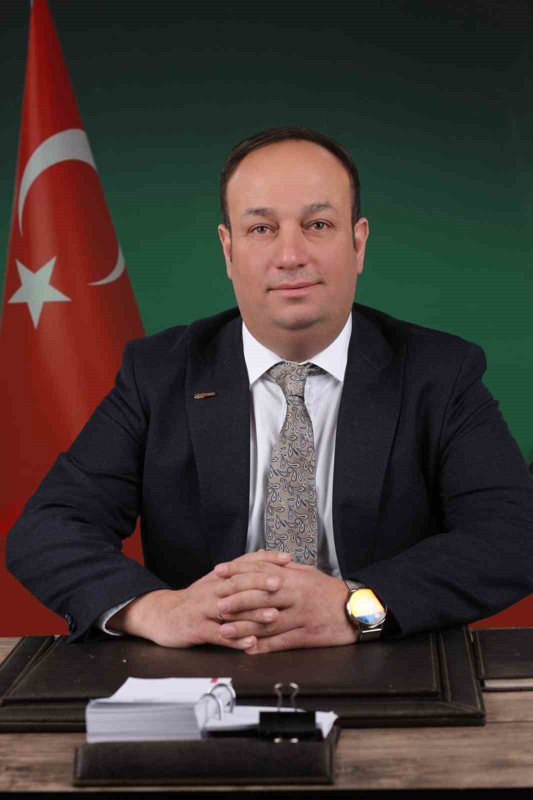 ERZURUM ÖĞRENCİ SERVİSLERİ VE PERSONEL TAŞIYICILAR DERNEĞİ BAŞKANI ZAFER KEREM MUHARREMOĞLU, YENİ EĞİTİM-ÖĞRETİM DÖNEMİNDE ÇOCUKLARINI SERVİSLERLE OKULA GÖNDEREN VELİLERE YÖNELİK HAYATİ UYARILARDA BULUNDU.