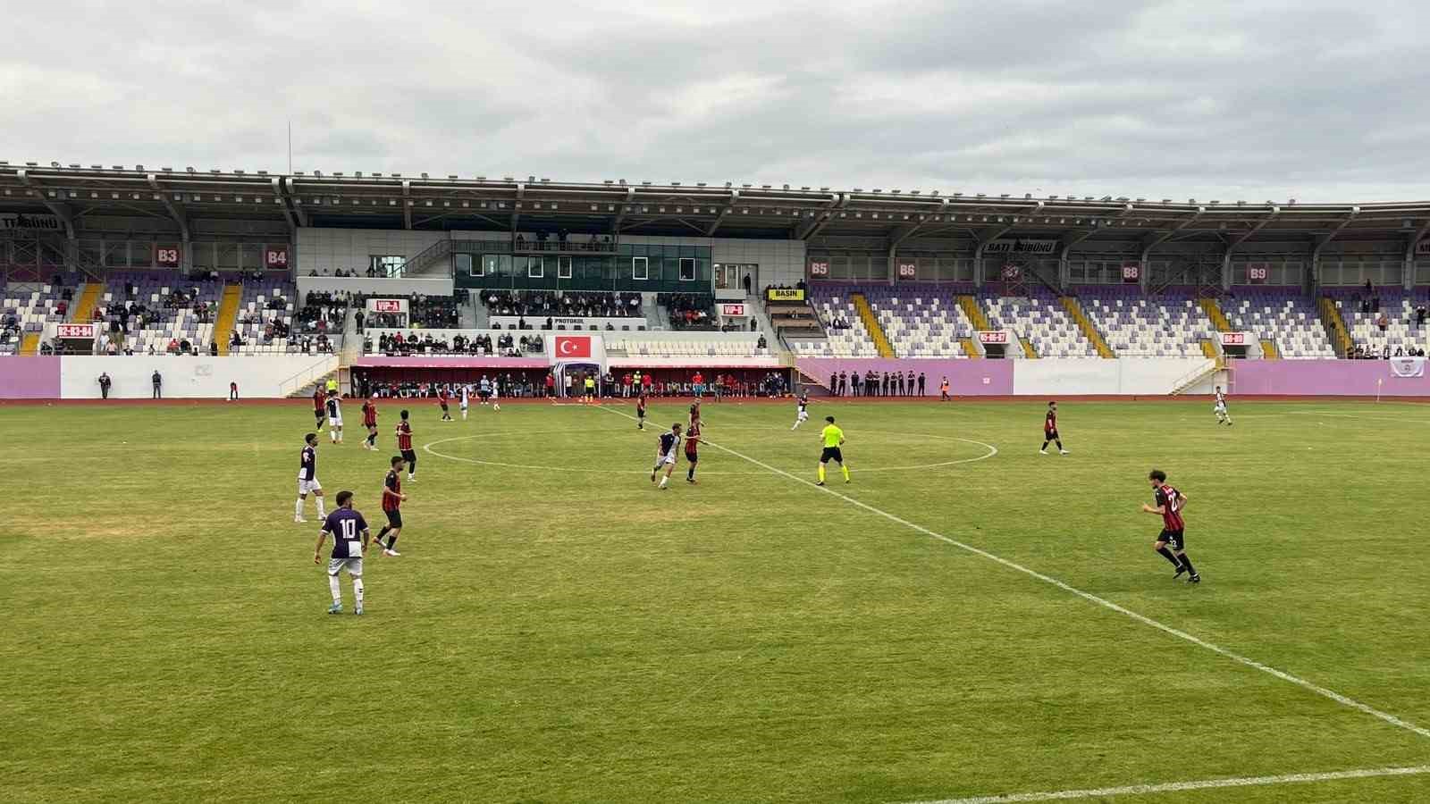 ZİRAAT TÜRKİYE KUPASI 1. ELEME TURU’NDA SAHASINDA ARIT KAYADİBİ SPOR’U KONUK EDEN SİNOPSPOR, KARŞILAŞMADAN 3-0 MAĞLUP AYRILARAK KUPAYA VEDA ETTİ.