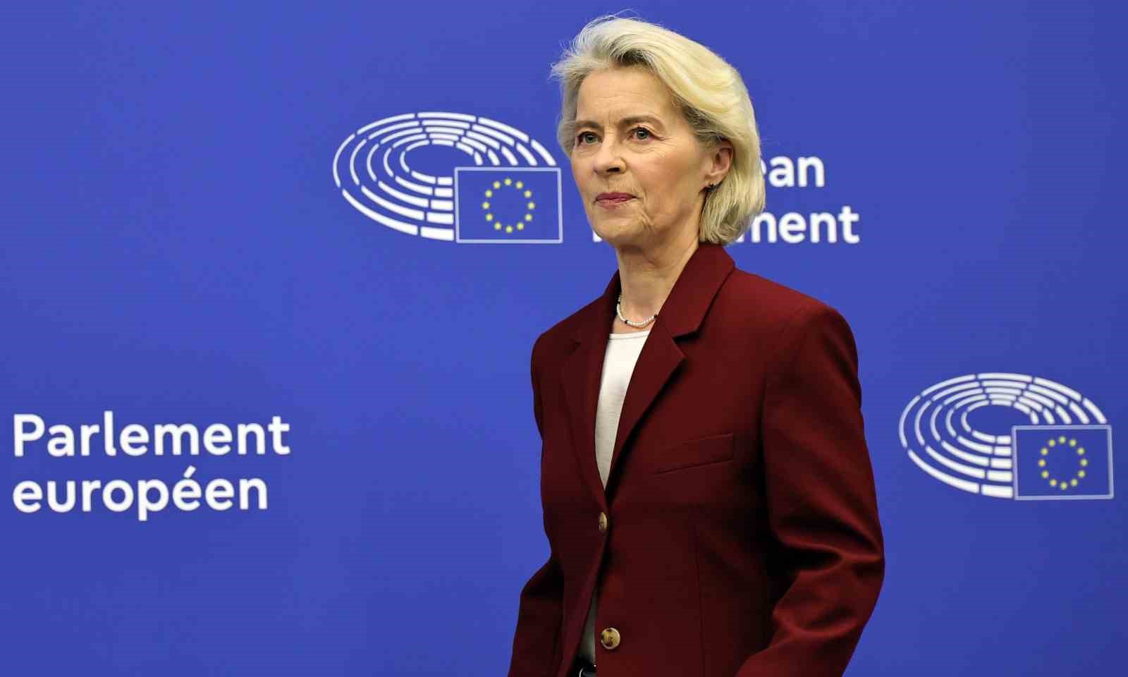 AB KOMİSYONU BAŞKANI URSULA VON DER LEYEN, "YARIN UKRAYNA’YA FÜZE VE İHA TEDARİKİ İÇİN 3,3 MİLYAR EURO DAHA AKTARACAĞIZ" DEDİ.