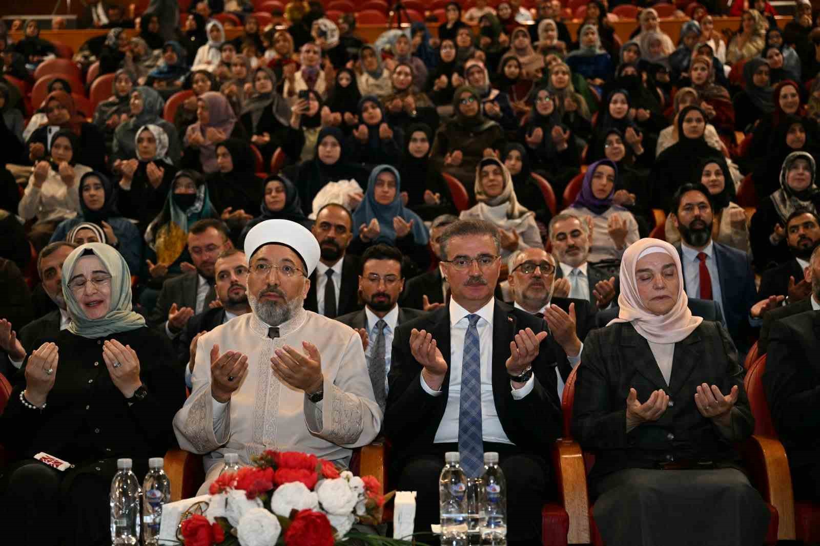 KUR'AN KURSLARI 2026-2027 EĞİTİM ÖĞRETİM YILI AÇILIŞ ERZURUM'DA GERÇEKLEŞTİRİLEN PROGRAMLA YAPILDI.