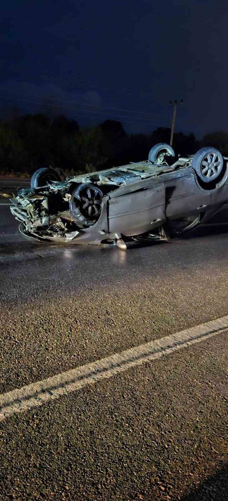 SAKARYA'NIN KOCAALİ-KARASU YOLUNDA KONTROLDEN ÇIKAN OTOMOBİLİN FINDIK MAKİNESİ İLE BİÇERDÖVERE ÇARPARAK TAKLA ATMASI SONUCU MEYDANA GELEN TRAFİK KAZASINDA 1 KİŞİ YARALANDI.