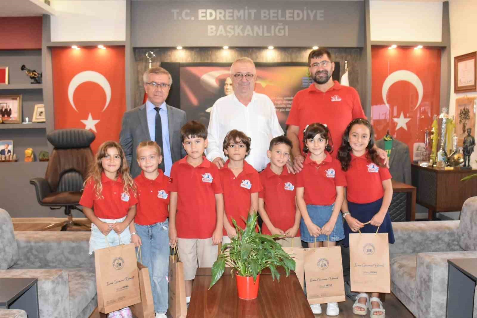 EDREMİT’İN MİNİK BİLİM İNSANLARI TEKNOFEST FİNALİNE HAZIRLANIYOR