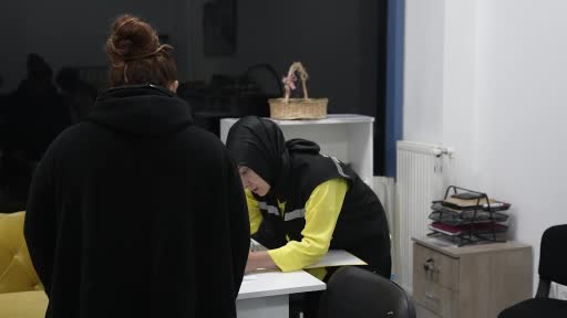 Başkan Özlü’den öğrencelere kırtasiye desteği
