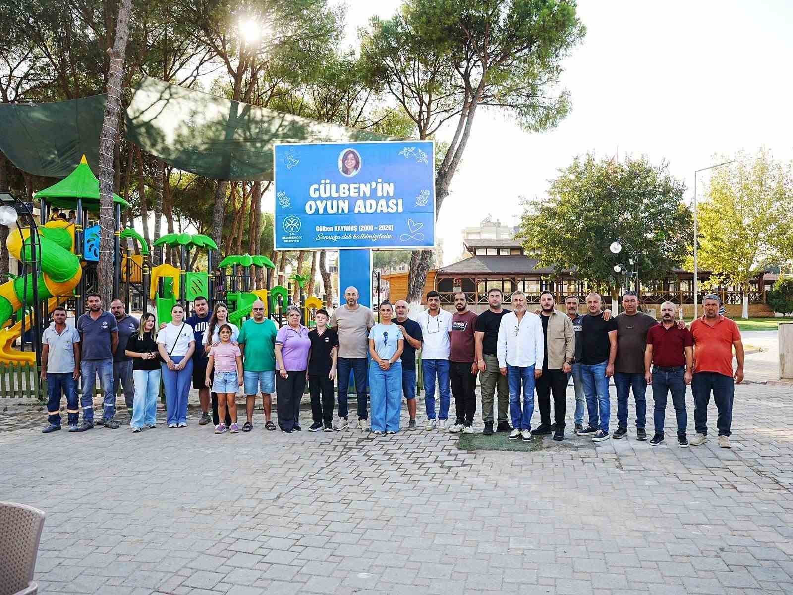 AYDIN’IN GERMENCİK İLÇESİNDE KANSER TEDAVİSİ GÖRDÜĞÜ SIRADA 27 YAŞINDA HAYATINI KAYBEDEN GÜLBEN KAYAKUŞ’UN ADI, GERMENCİK BELEDİYESİ TARAFINDAN YENİLENEN ÇOCUK OYUN PARKINA VERİLDİ. KAYAKUŞ’UN AİLESİ VE YAKINLARI, GENÇ YAŞTA KAYBETTİKLERİ GÜLBEN’İN HATIRASINI ÇOCUKLARIN NEŞESİYLE YAŞATMAYA DEVAM EDİ