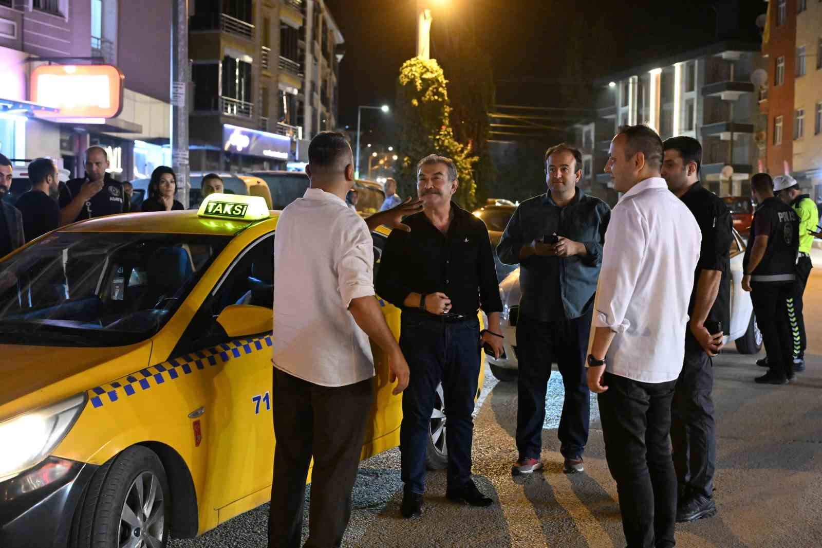KIRIKKALE İL EMNİYET MÜDÜRÜ MUSTAFA IŞIK, KENT GENELİNDE GERÇEKLEŞTİRİLEN DENETİM VE UYGULAMALARI YERİNDE İNCELEDİ.