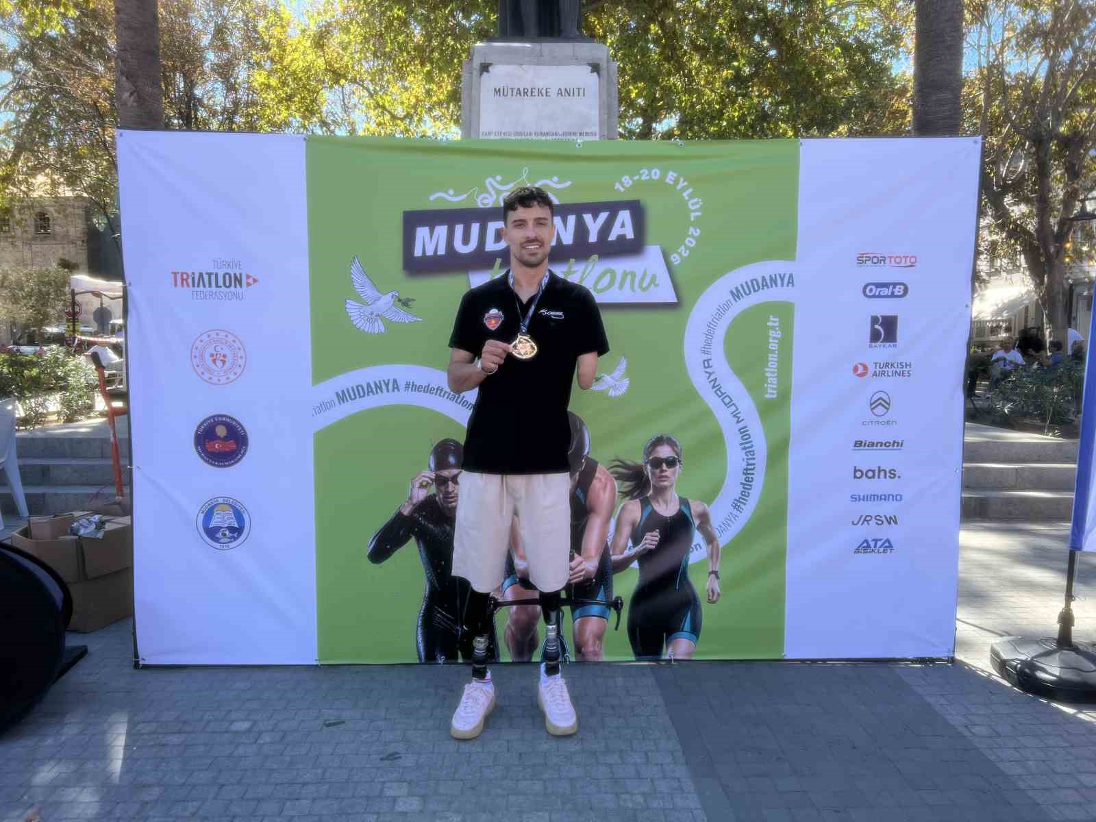 2026 MUDANYA TRİATLONU TÜRKİYE KUPASI FİNALİ’NDE MÜCADELE EDEN MUHAMMED ALİ AYDIN, AZMİ VE SPOR TUTKUSU İLE ORGANİZASYONUN DİKKAT ÇEKEN İSİMLERİNDEN OLDU.
