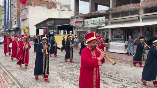 Osmaniye’de gaziler mehter marşlarıyla yürüdü