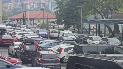 Kızlarını zincire bağlayan anne ve baba tutuklandı: 3 çocuk koruma altına alındı