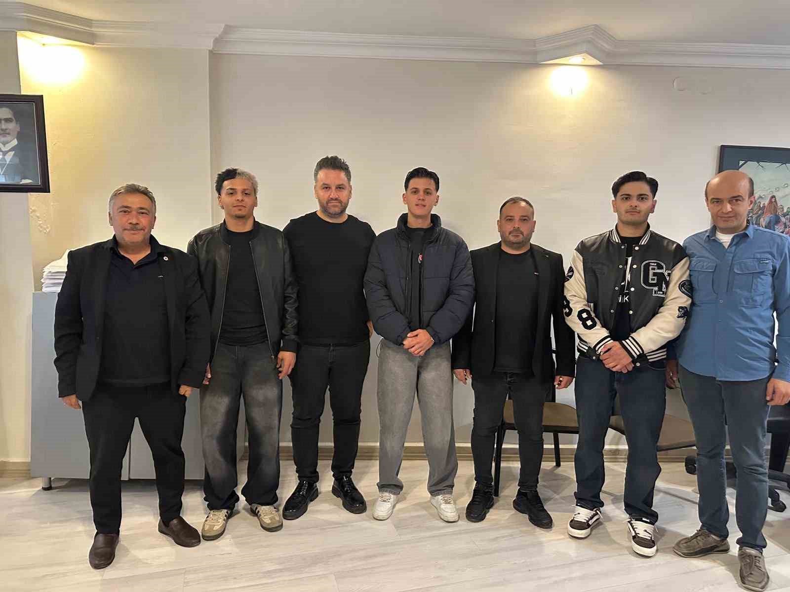 BİLECİK 1. HAİR FEST YARIŞMASINDA DERECEYE GİRENLERE ÖDÜLLERİ VERİLDİ