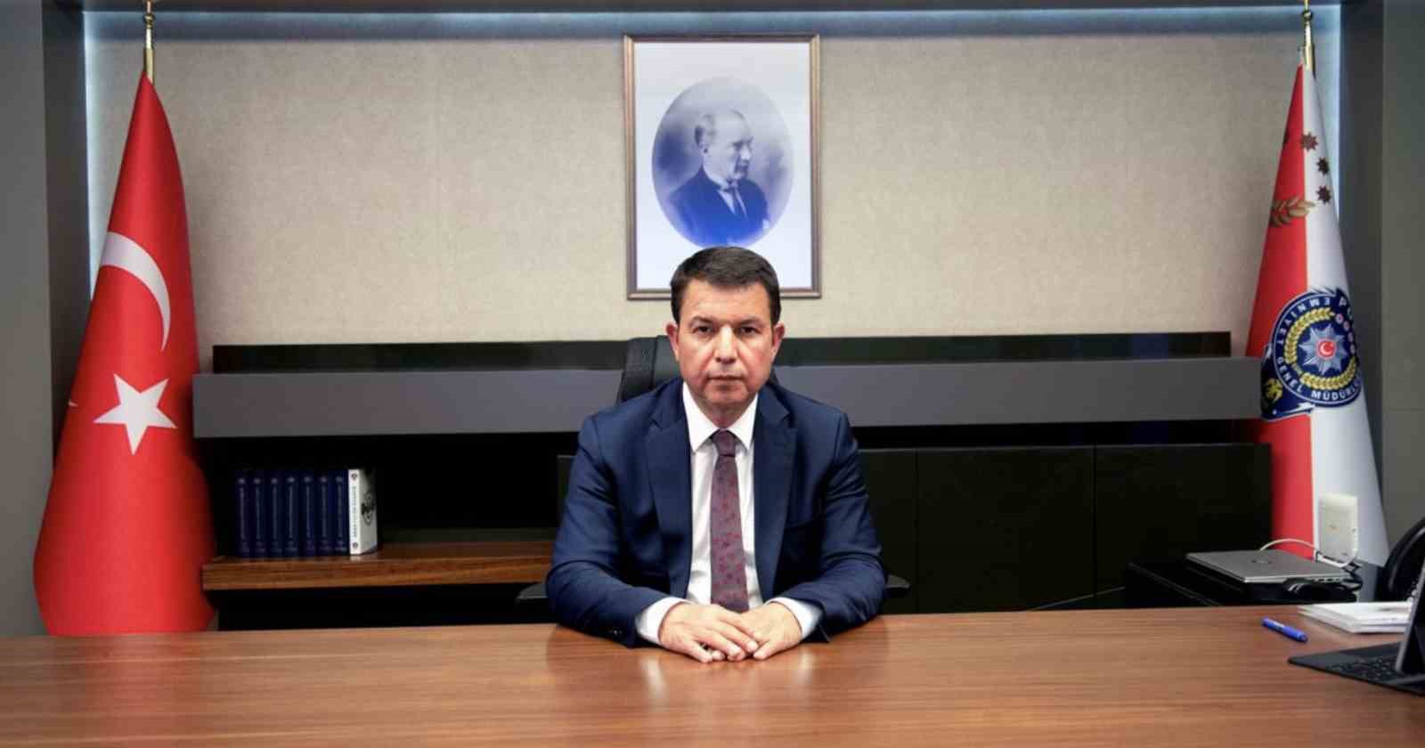 CUMHURBAŞKANI RECEP TAYYİP ERDOĞAN'IN İMZASIYLA RESMİ GAZETE'DE YAYIMLANAN EMNİYET MÜDÜRLERİ KARARNAMESİ KAPSAMINDA GAZİANTEP EMNİYET MÜDÜRÜ CELAL ÖZCAN, KOCAELİ İL EMNİYET MÜDÜRÜ OLARAK ATANDI.