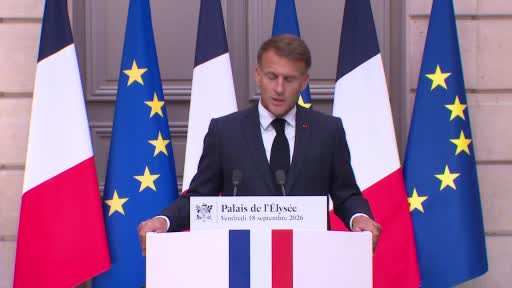 Fransa Cumhurbaşkanı Emmanuel Macron, Rusya'nın son haftalarda Avrupalılara ve Fransa'ya yönelik hibrit tehdidinin yoğunlaştığını belirterek, kritik altyapıların dron ve siber saldırılara karşı korunması için yeni bir plan hazırlanacağını açıkladı.