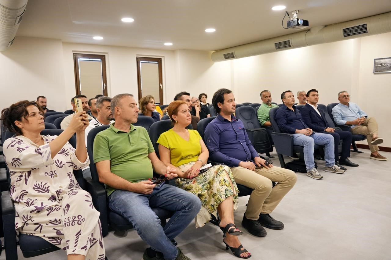 GEKA GENEL SEKRETERİ ÜMİT GÜLYAĞI, BESİAD TARAFINDAN DÜZENLENEN PROGRAMDA YATIRIM TEŞVİKLERİ, YEREL KALKINMA HAMLESİ İLE YEŞİL VE DİJİTAL DÖNÜŞÜM DESTEKLERİ HAKKINDA İŞ DÜNYASINA BİLGİ VERDİ.