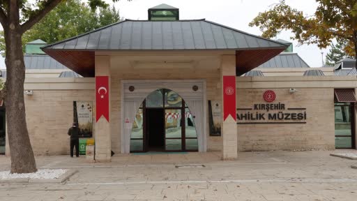 Kırşehir’de Kutsal Emanetler Sergisi’ne yoğun ilgi