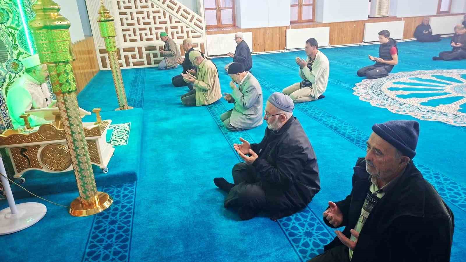 HİSARCIK’TA MEVLİD-İ NEBİ VE GAZİLER GÜNÜ İÇİN SABAH NAMAZI BULUŞMASI