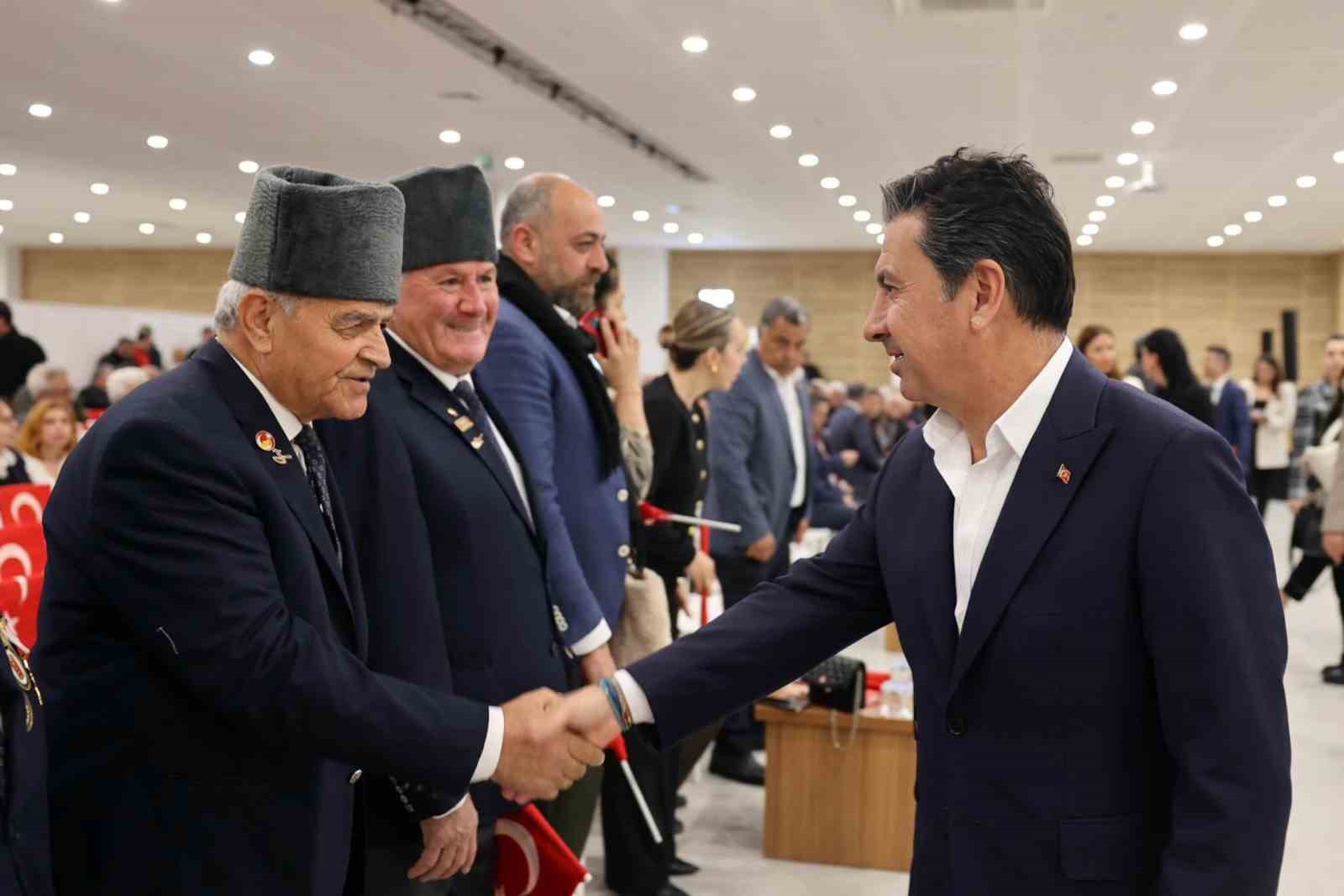 MUĞLA BÜYÜKŞEHİR BELEDİYE BAŞKANI AHMET ARAS, 19 EYLÜL GAZİLER GÜNÜ DOLAYISIYLA BİR MESAJ YAYIMLADI.