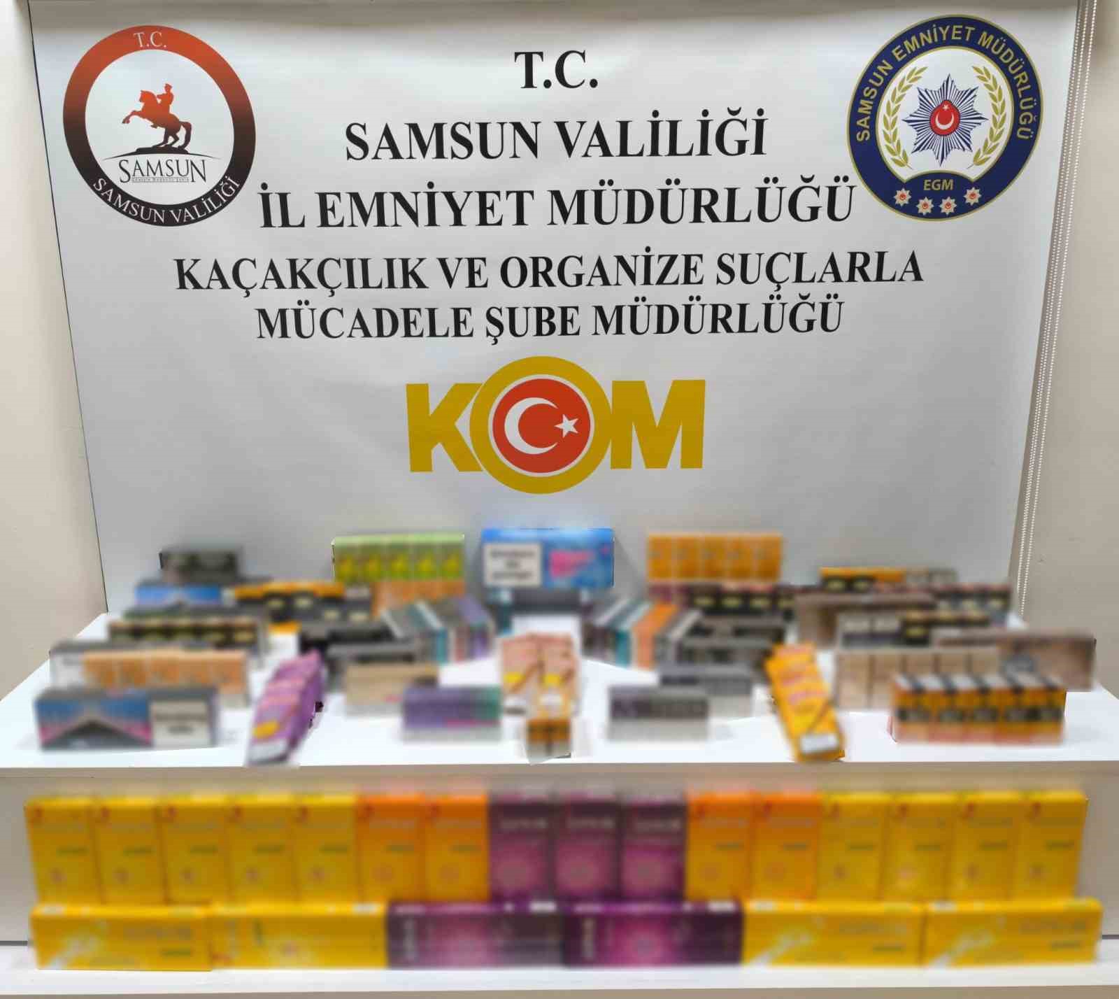 SAMSUN’UN BAFRA İLÇESİNDE DÜZENLENEN OPERASYONDA 500 PAKET GÜMRÜK KAÇAĞI SİGARA, 190 PAKET GÜMRÜK KAÇAĞI ISITMALI TÜTÜN ÇUBUĞU VE 120 ADET GÜMRÜK KAÇAĞI PURO ELE GEÇİRİLDİ.